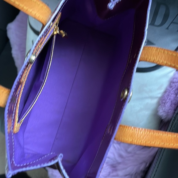 Louis Vuitton Reade PM Purple Vernis
Leather Hand Bag - Picture 16 of 16